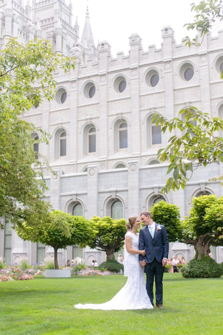 EK-Studios-Utah-Wedding-Photographers-Salt-Lake-Temple-Wedding-Photography022-Blog(pp_w768_h1152)
