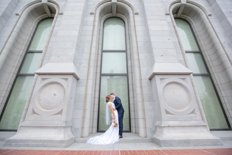 EK-Studios-Utah-Wedding-Photographers-Salt-Lake-Temple-Wedding-Photography025-Blog(pp_w768_h512)