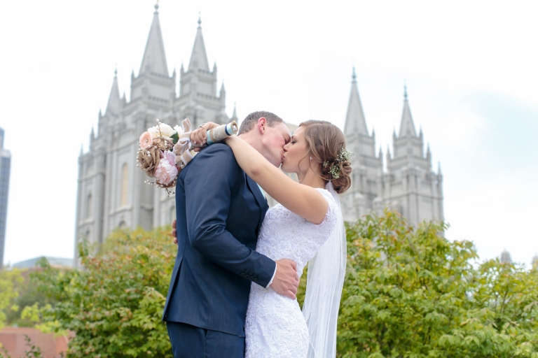 EK-Studios-Utah-Wedding-Photographers-Salt-Lake-Temple-Wedding-Photography031-Blog(pp_w768_h512)