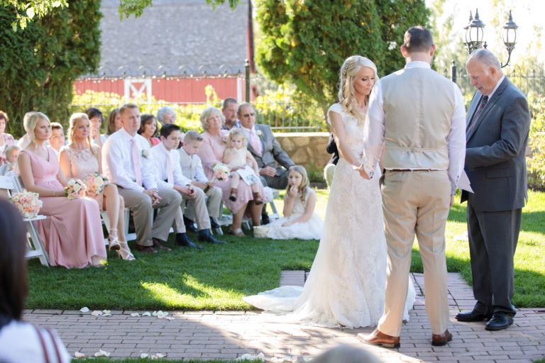 Wadley-Farms-Ceremony-Wedding-Photography-utah-county-EK-Studios-Photo-Video-Utah-Wedding-Photographers-010-Blog(pp_w768_h512)