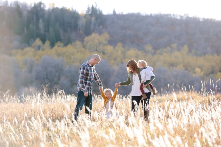 EK-Studios-Utah-Wedding-Photographers-Fun-Fall-Family-Photos019-Blog(pp_w768_h512)