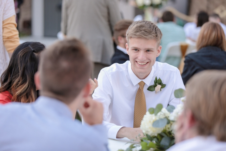 Bountiful-Temple-Wedding-Elegant-Backyard-receptionEK-Studios-Utah-Wedding-Photographers-034-Blog(pp_w768_h512)