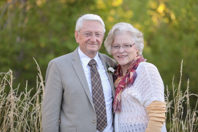 Bountiful-Temple-Wedding-Elegant-Backyard-receptionEK-Studios-Utah-Wedding-Photographers-036-Blog(pp_w768_h512)