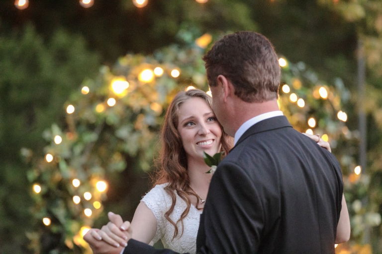 Bountiful-Temple-Wedding-Elegant-Backyard-receptionEK-Studios-Utah-Wedding-Photographers-043-Blog(pp_w768_h512)