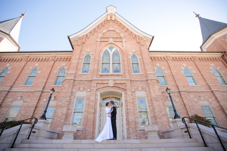 Provo-City-Center-Temple-Wedding-PhotographyEK-Studios-Utah-Wedding-Photographers-003-Blog(pp_w768_h512)