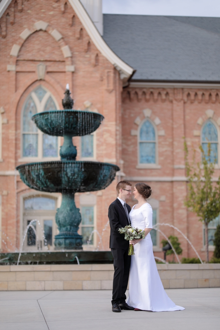 Provo-City-Center-Temple-Wedding-PhotographyEK-Studios-Utah-Wedding-Photographers-005-Blog(pp_w768_h1152)
