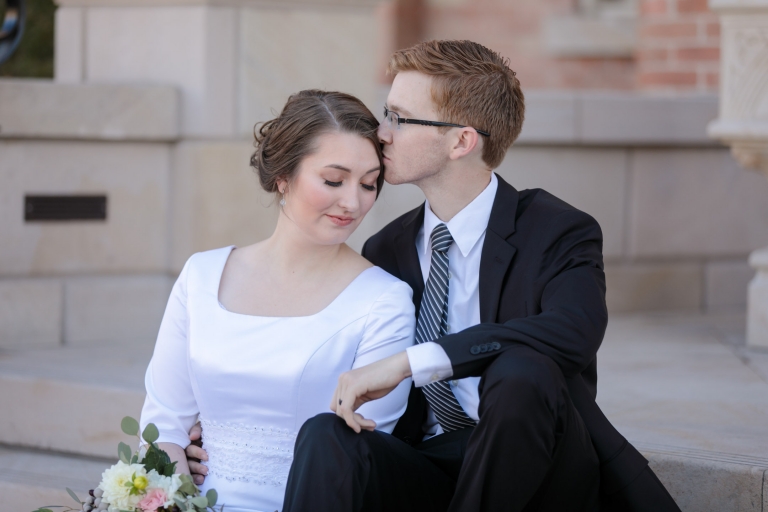 Provo-City-Center-Temple-Wedding-PhotographyEK-Studios-Utah-Wedding-Photographers-021-Blog(pp_w768_h512)