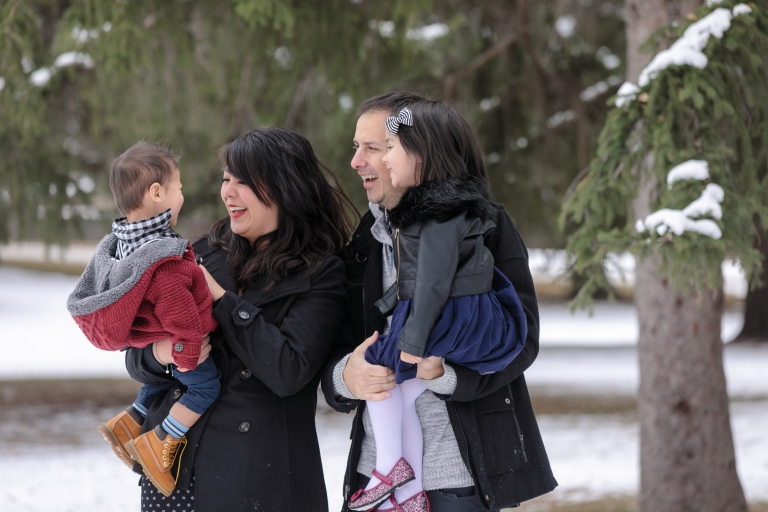 EK-Studios-Utah-Wedding-Photographers-Family-Winter-Photoshoot-Snow001-Blog(pp_w768_h512)