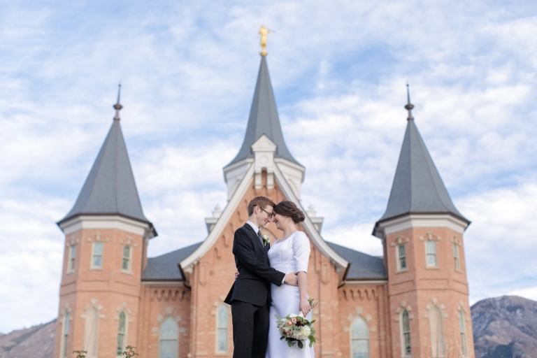Provo-City-Center-Temple-WeddingEK-Studios-Utah-Wedding-Photographers-011-Blog(pp_w768_h512)