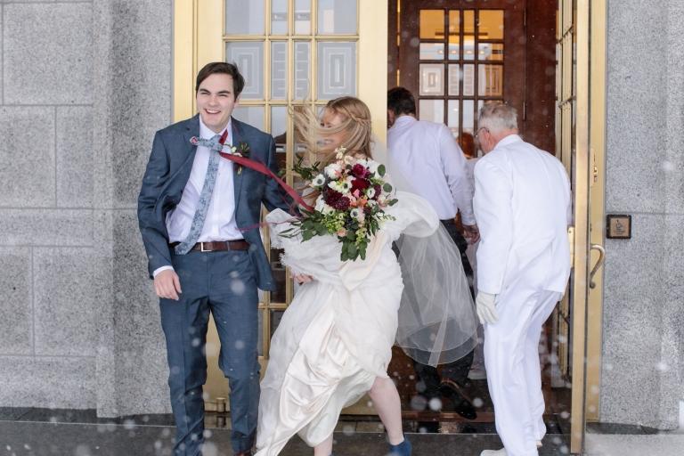 Snowy-Winter-Wedding-Draper-Temple-La-Jolla-Groves-Recpetion-Dinner-ProvoUtah-Wedding-Photographers-EK-Studios-Photo-Video005-Blog(pp_w768_h512)