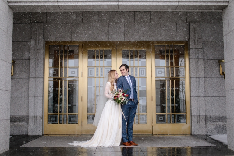 Snowy-Winter-Wedding-Draper-Temple-La-Jolla-Groves-Recpetion-Dinner-ProvoUtah-Wedding-Photographers-EK-Studios-Photo-Video008-Blog(pp_w768_h512)