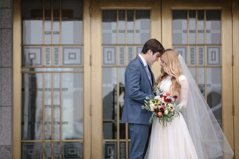 Snowy-Winter-Wedding-Draper-Temple-La-Jolla-Groves-Recpetion-Dinner-ProvoUtah-Wedding-Photographers-EK-Studios-Photo-Video014-Blog(pp_w768_h512)