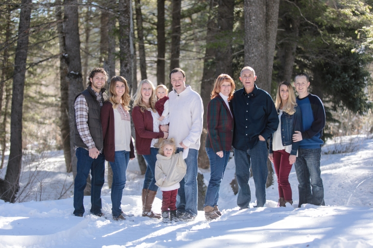 Winter-Family-Photos-Pines-snow-mountains-Utah-family-Photography-001-Blog(pp_w768_h512)