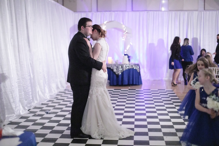 SLC-Temple-Winter-WeddingEK-Studios-Photo-Video-Utah-Wedding-Photographers-041-Blog(pp_w768_h512)