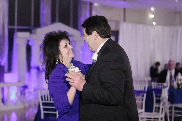SLC-Temple-Winter-WeddingEK-Studios-Photo-Video-Utah-Wedding-Photographers-047-Blog(pp_w768_h512)