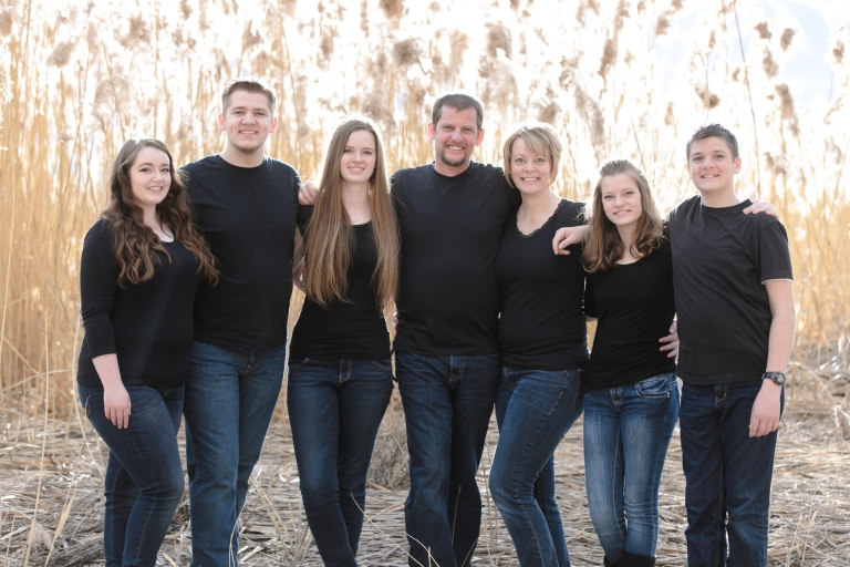 Engagement-Proposal-by-a-lakeEK-Studios-Photo-Video-Utah-Wedding-Photographers-001-Blog(pp_w768_h512)