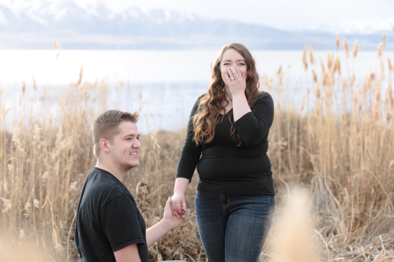 Engagement-Proposal-by-a-lakeEK-Studios-Photo-Video-Utah-Wedding-Photographers-004-Blog(pp_w768_h512)