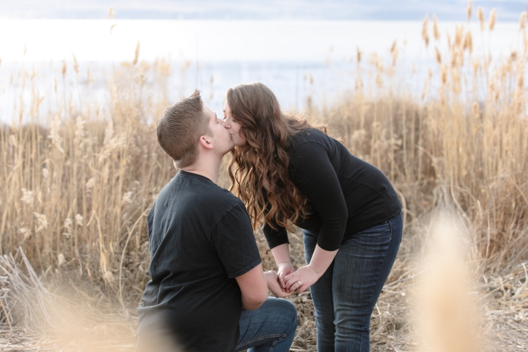 Engagement-Proposal-by-a-lakeEK-Studios-Photo-Video-Utah-Wedding-Photographers-005-Blog(pp_w768_h512)