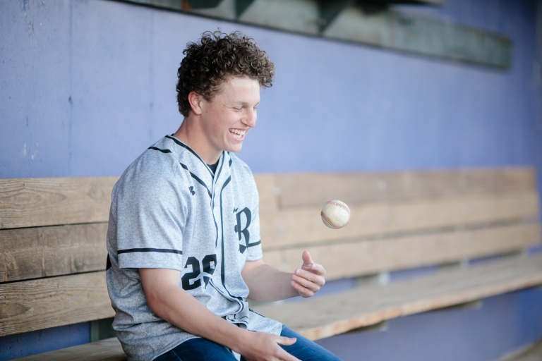 Baseball-senior-portrait-photoshoot-Utah-photography-1(pp_w768_h512)