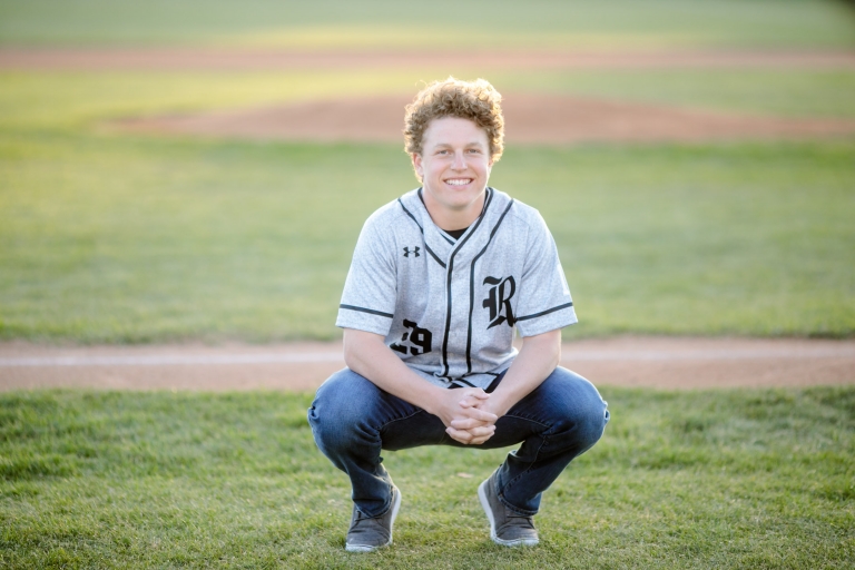 Baseball-senior-portrait-photoshoot-Utah-photography-15(pp_w768_h512)