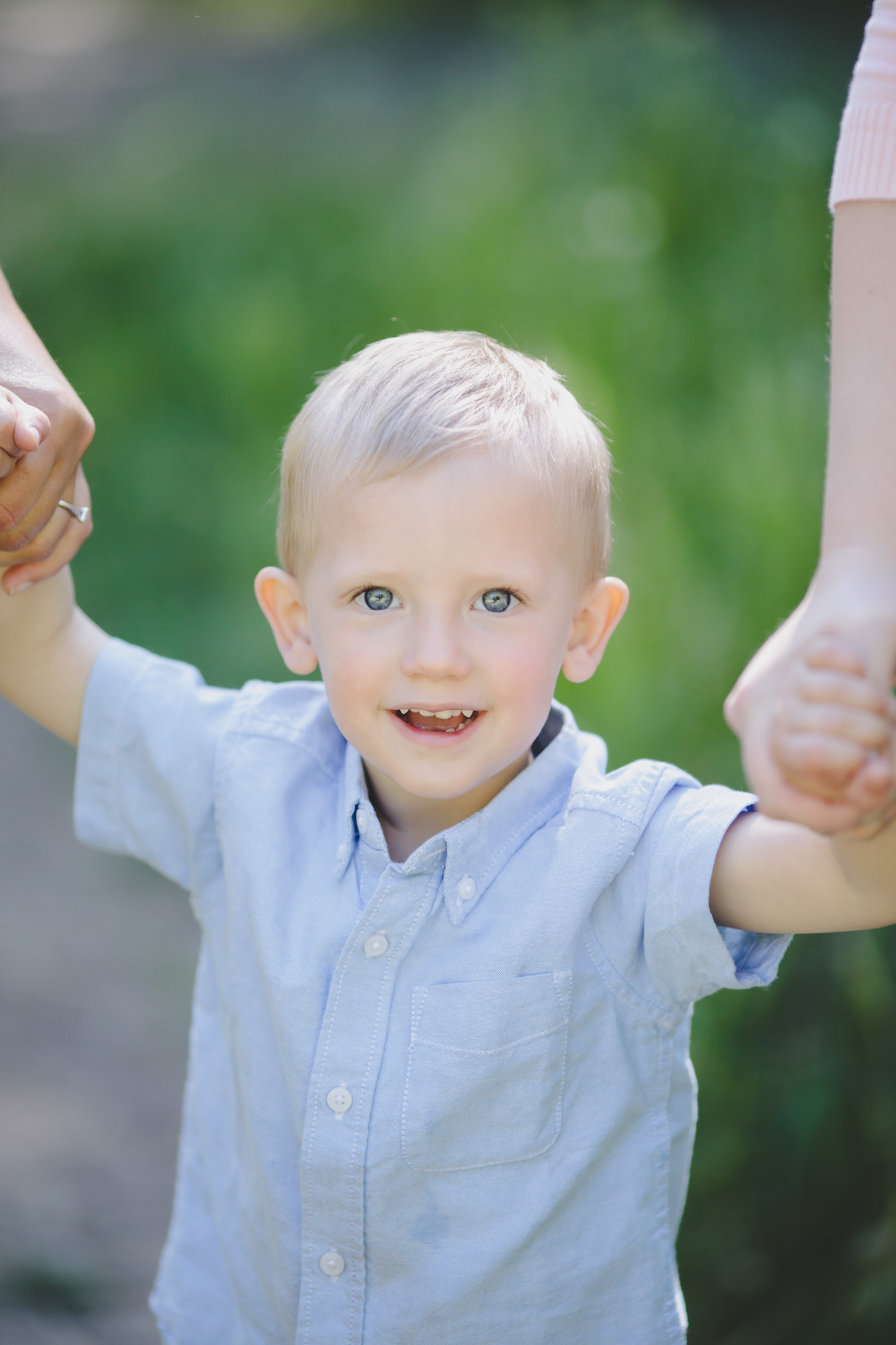 Family-Photos-playing-in-river-utah-photography-14