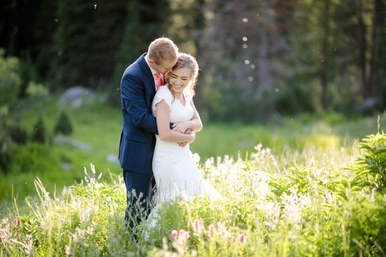 Bridals-in-wildflowers-mountains-utah-phtotography-1(pp_w768_h512)