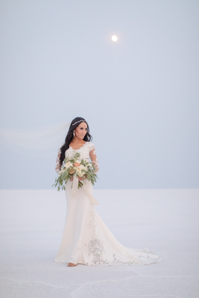 Salt-Flats-Bridal-photoshoot-romantic-1(pp_w768_h1152)