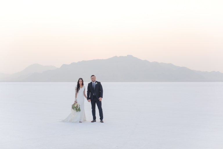 Salt-Flats-Bridal-photoshoot-romantic-2(pp_w768_h512)