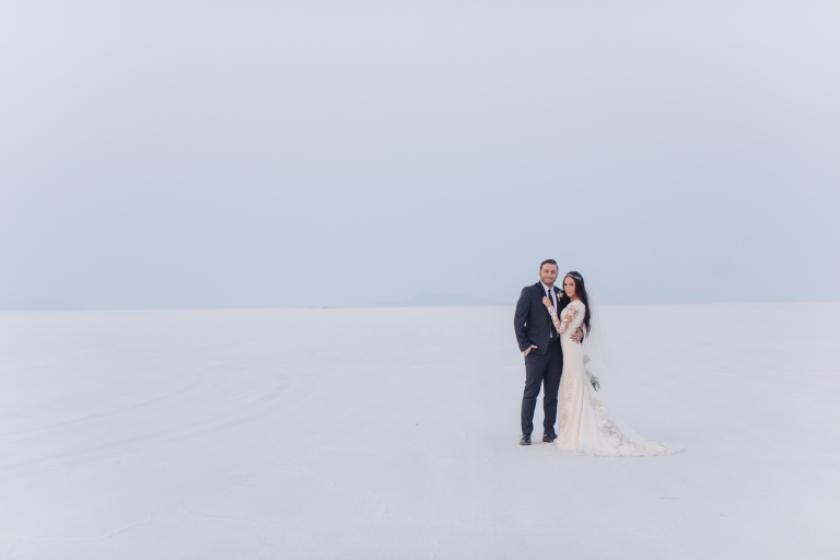 Salt-Flats-Bridal-photoshoot-romantic-27(pp_w768_h512)