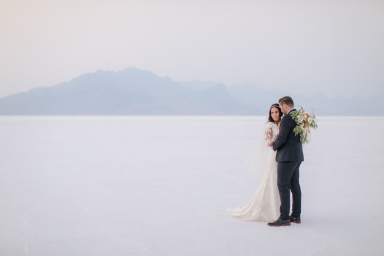 Salt-Flats-Bridal-photoshoot-romantic-4(pp_w768_h512)