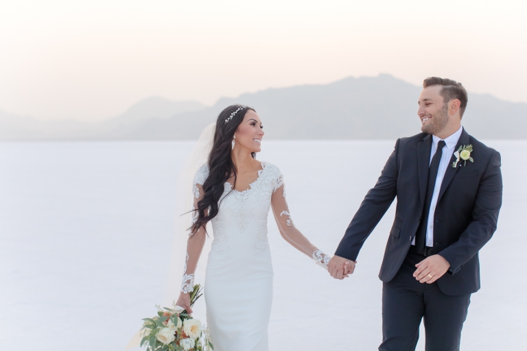 Salt-Flats-Bridal-photoshoot-romantic-7(pp_w768_h512)