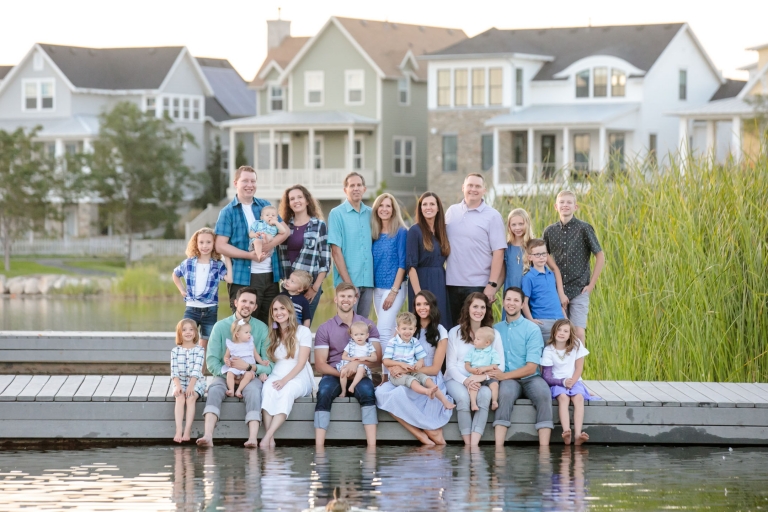 Family-Photos-on-a-Dock-Utah-Photographer-1(pp_w768_h512)