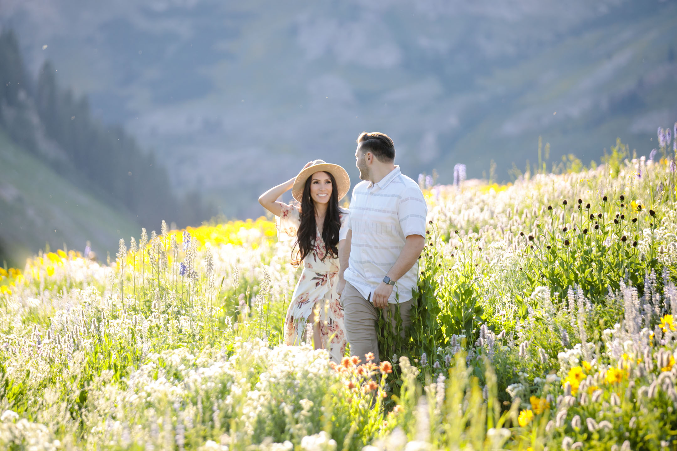 Engagements-Mountain-Meadow-Wildflowers-utah-Photoshoot-20