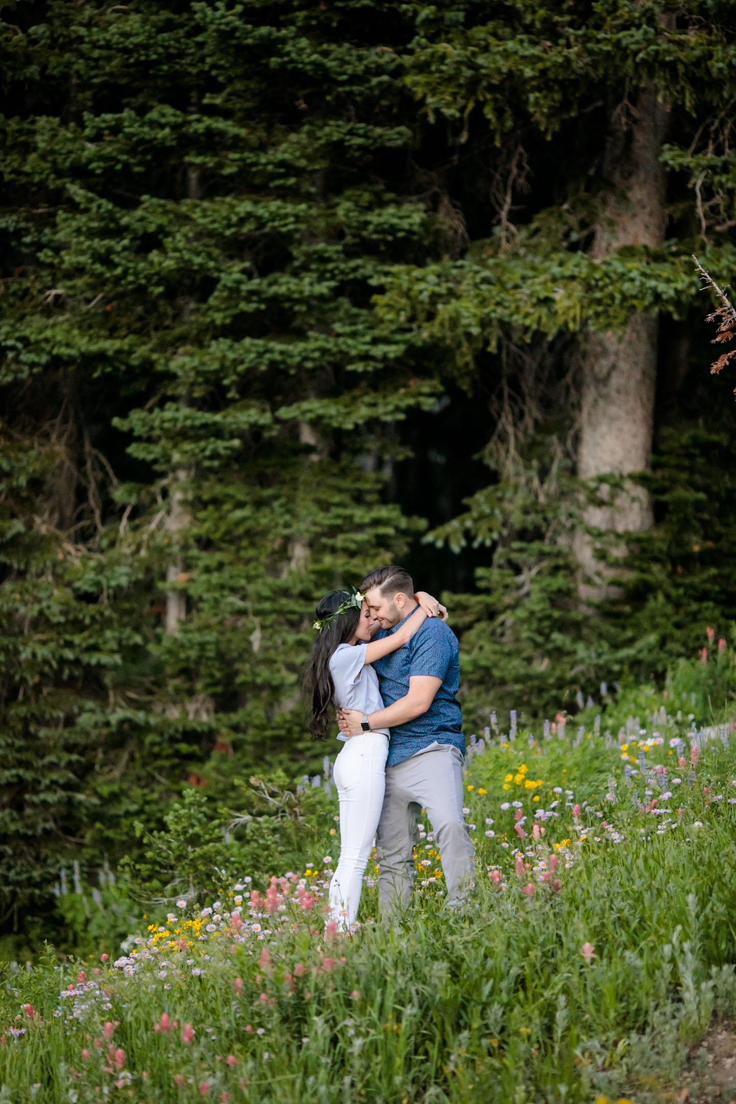 Engagements-Mountain-Meadow-Wildflowers-utah-Photoshoot-27
