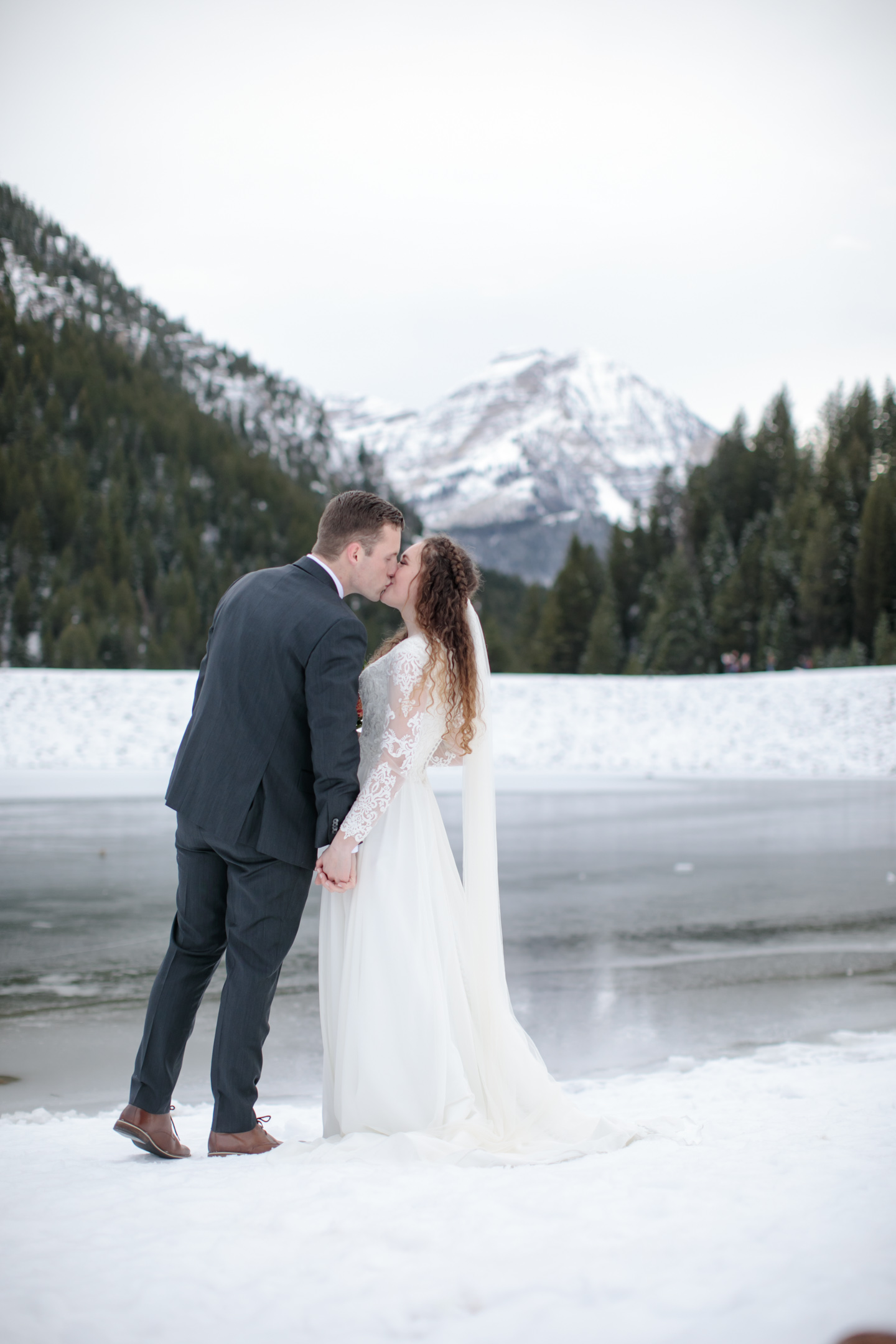 Blog-Winter-Bridals-Mountains-Utah-photoshoot-2