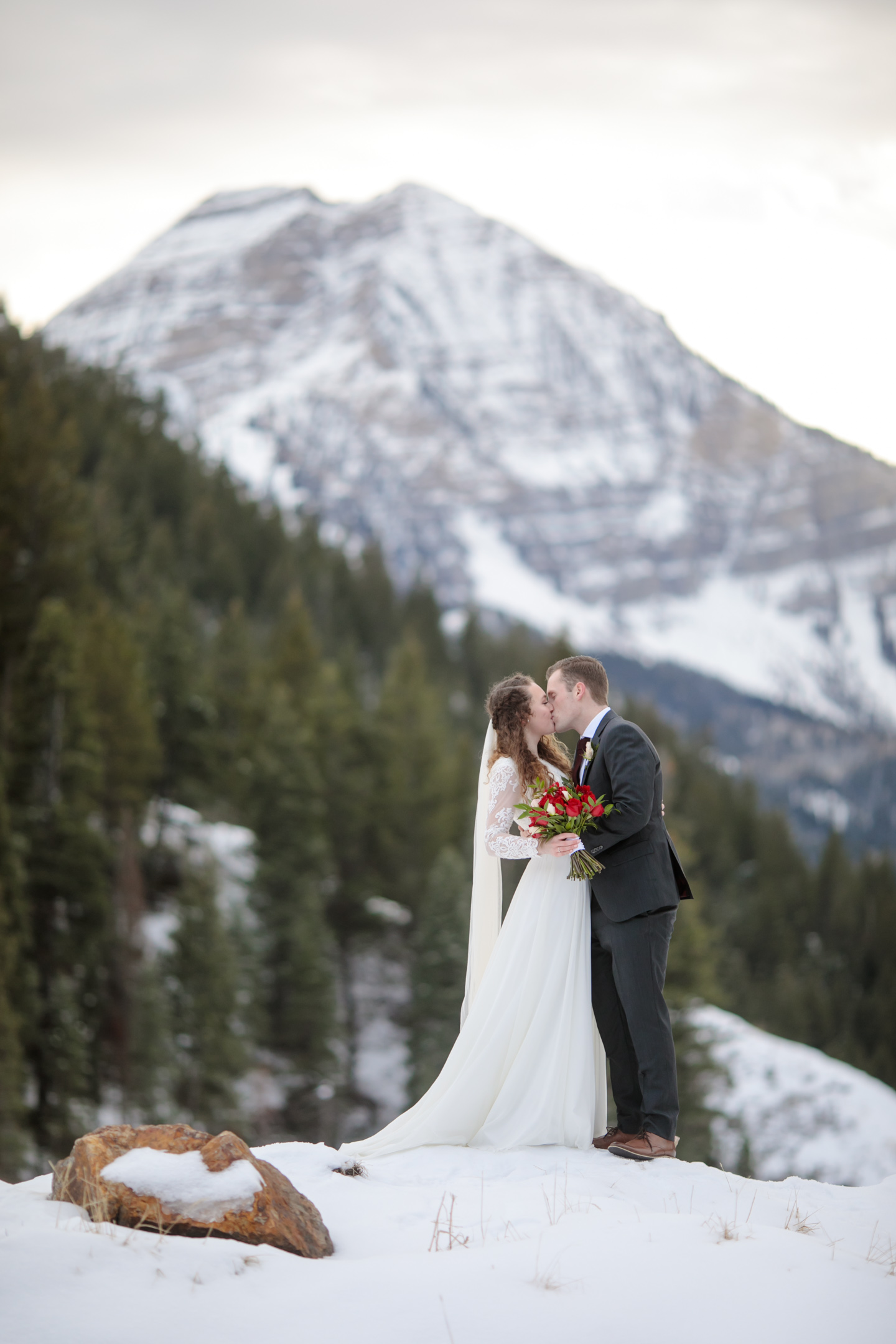 Blog-Winter-Bridals-Mountains-Utah-photoshoot-8