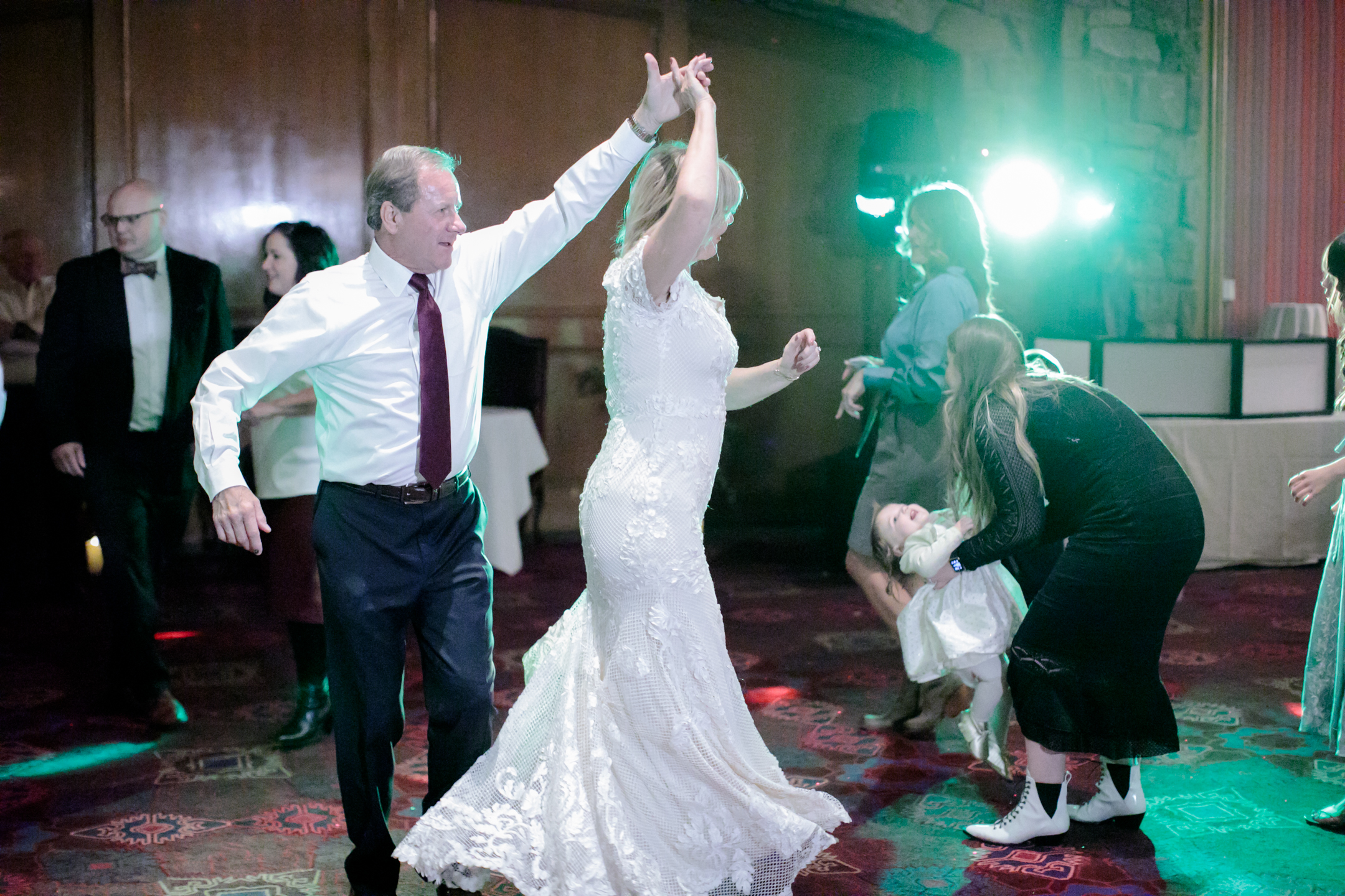 Earls-Lodge-Snow-Basin-Wedding-Photography-Utah-Utah-Wedding-Photographers-EK-Studios-Photo-Video-009