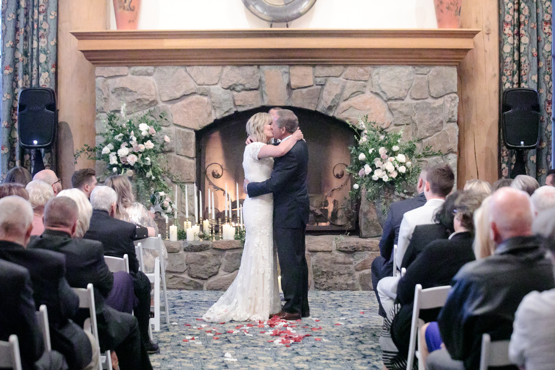 Earls-Lodge-Snow-Basin-Wedding-Photography-Utah-Utah-Wedding-Photographers-EK-Studios-Photo-Video-039